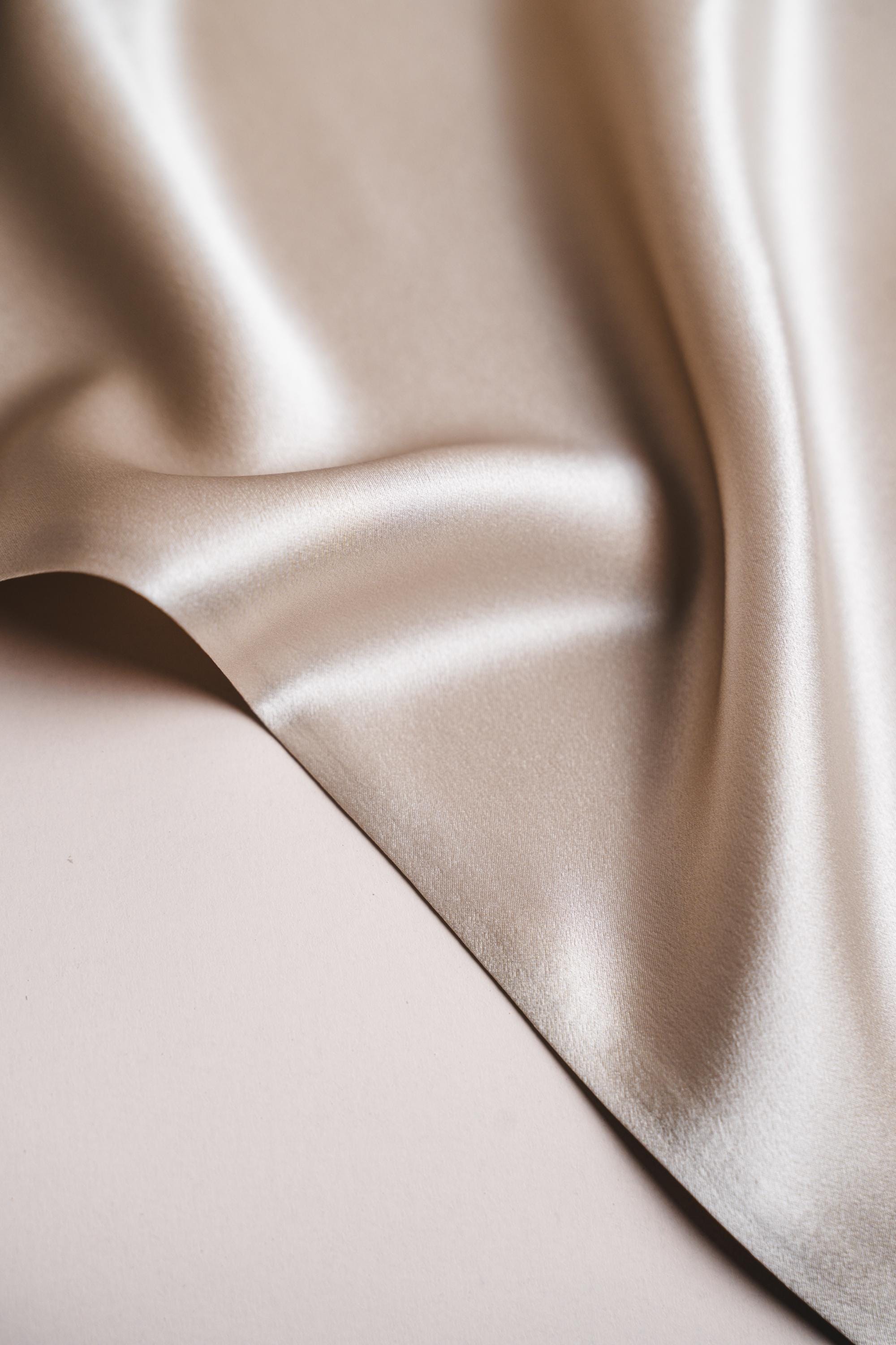 Luxury 100% Mulberry Silk Pillowcase - Beige - 22 Momme, Ultra Soft & Cooling - Made in Hangzhou, China